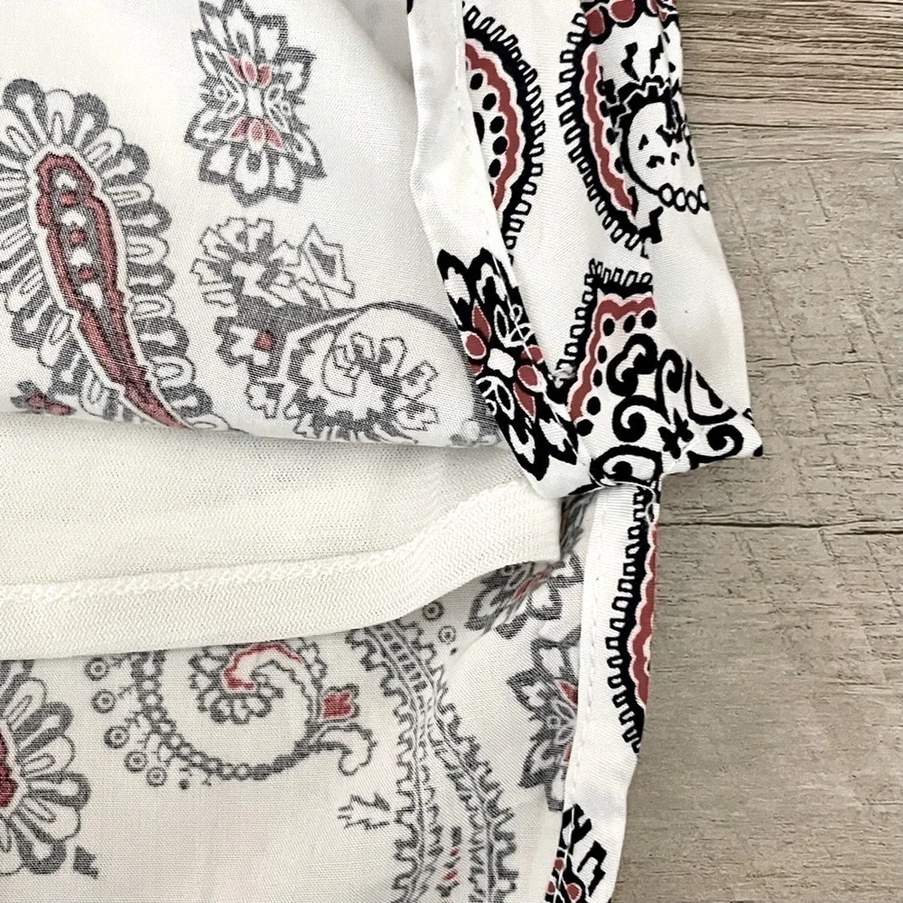 🌺 Old Navy White Paisley White Dolphin Hem Mini Skirt NWT Size L